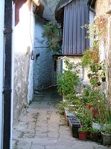 Narrow alley