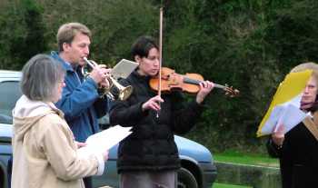 Trumpet & violinist
