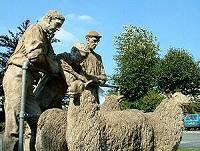Farmers and Sheep sculpture, Hatherleigh